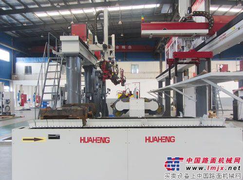 全球首条叉车机器人焊接生产线在浏阳制造产业基地下线